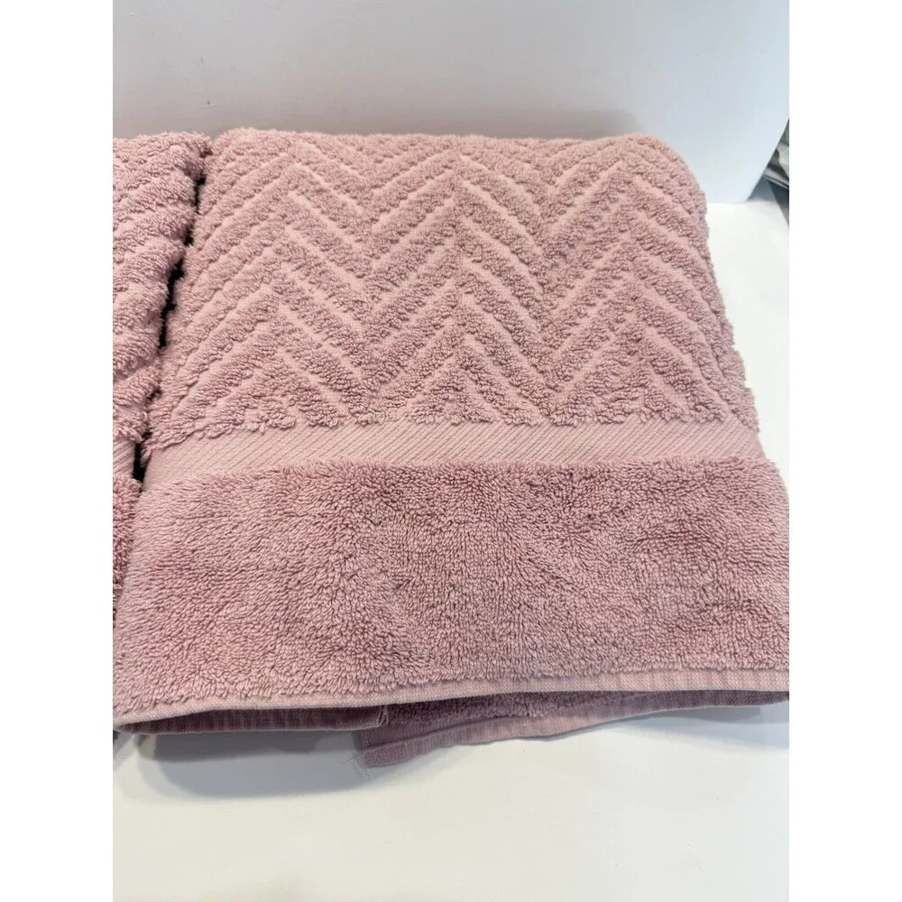 Vintage Fieldcrest Cannon Chevron Pink Bath Towels 100% Cotton USA Set of 2